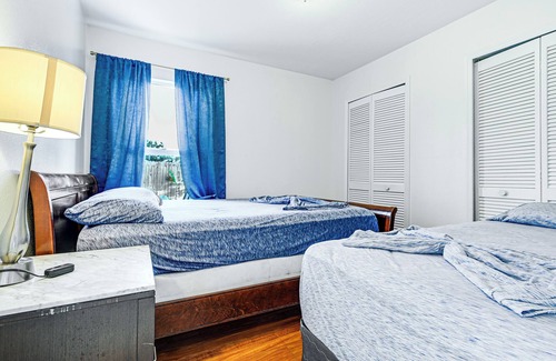 Seven Springs Homes Apartment | New Port Richey Retreat w/ Yard: 7 Mi to Beach