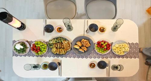 Chunghyeon-dong Apartment | New, Private, 3 rooms, Hongdae, 6 Persons