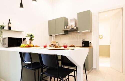 Como Apartment | New private apt in Como whit A-C Comfort - Elegant - Comfortable