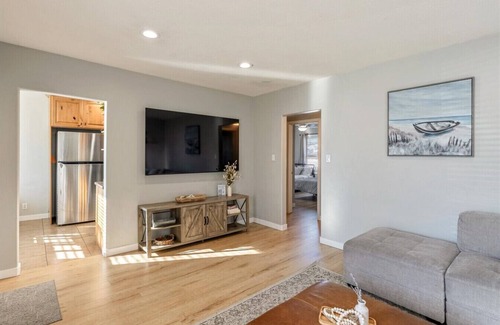 Maeser House | New! Provo Cottage | BBQ | Fenced | Crib