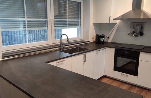 Odenthal Apartment | New, quiet 90 m² basement 2-room apartment near Cologne with terrace