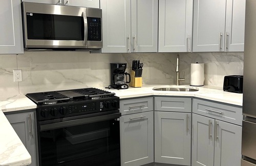 Seaside Heights Condo | New re-Model Fantastic 2-Bdrm Beach Block. King bed!