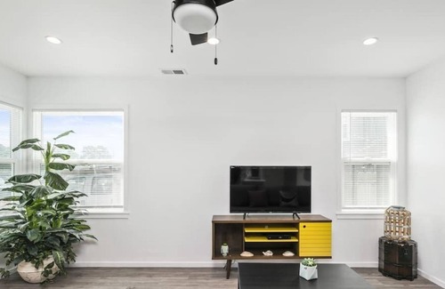 San Bruno Apartment | New Remodeled Affordable 1bedroom 1 bath full kitchen near SFO and Caltrain
