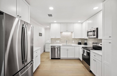 Boerne House | NEW remodeled Charming Home. 3-bedroom/2 full bath close to downtown Boerne.