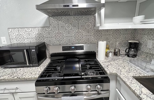 Biggs Field Apartment | NEW! Remodeled - Gated 1 Bed Unit 1n