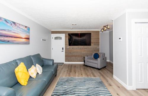 Sandusky House | NEW! Remodeled & Upgraded Vacation Apartment