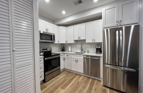 Park View House | NEW Renovated Beautiful APT~0.6 Miles Walk to Columbia Height Metro & Shops