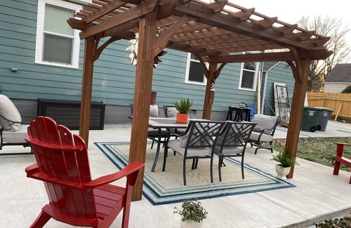 Whitehaven House | New renovated cottage near Graceland and Beale Street
