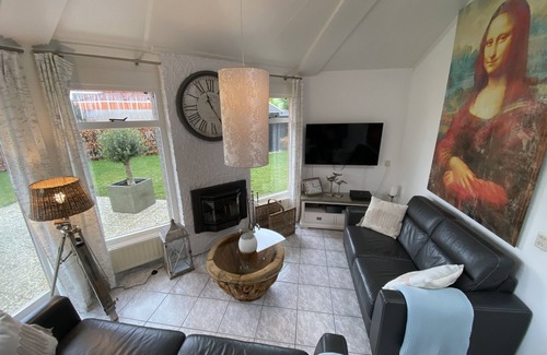 Julianadorp aan zee House | NEW renovated house, childfriendly,by the sea,holiday park,fireplace,wifi,2bikes