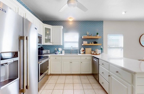 Surf Side Shores House | New Rental-Casa Palma-Completely Renovated Private Oasis-Signature Properties