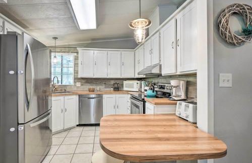 New Port Richey House | New! River Oasis w/Boat Dock, Kayaks & Fishing