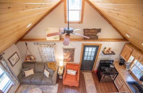 Crumpler Cottage | New River Views & Access - Hot Tub, Gazebo, Fire Pit, Next to Riverside Canoeing!