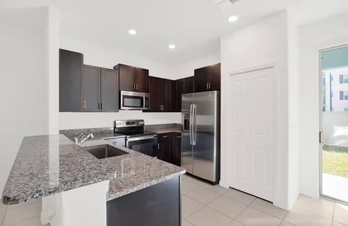 Balm House | NEW Riverview 3BR|2.5B Townhome- Cozy & Spacious
