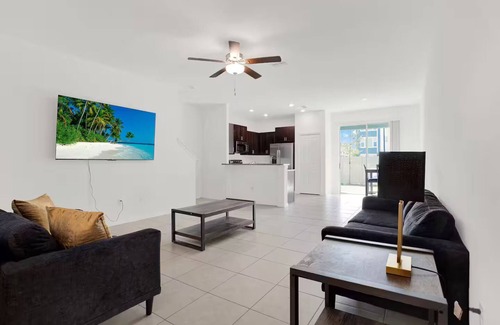 Balm House | NEW Riverview 3BR|2.5B Townhome- Cozy & Spacious