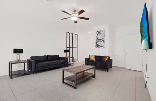 Balm House | NEW Riverview 3BR|2.5B Townhome- Cozy & Spacious