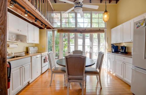 Historic Seaport Apartment | New Rose Petal Petite Suite - Pool & Parking