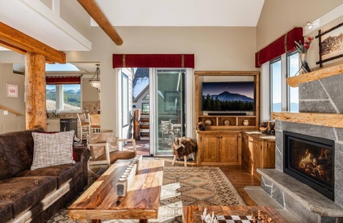 Lost Trails Retreat House | NEW! Saddle Ridge F5 (3-Bedroom Home) with Mountain view