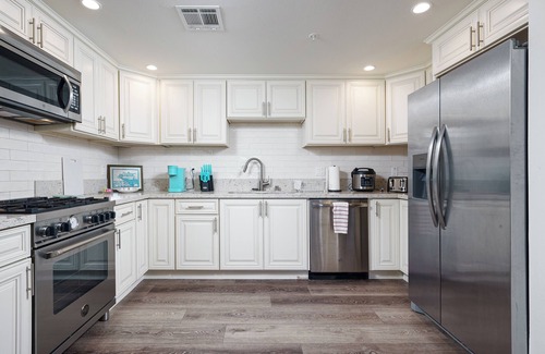 Pasadena Apartment | New, Safe 1494 SF 2B 2B Pasadena Condo