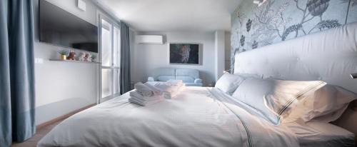 Segrate Apartment | New San Raffaele Apartment with Free Parking and Air Conditioning