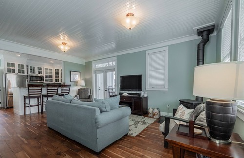 Seabrook House | *New* Seabrook's Treasure Chest: Dog Friendly!