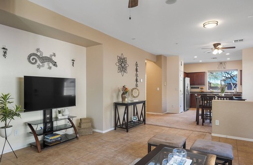 Anthem House | New!- Seasonal Stays-Country Club - Peaceful & Private Yard