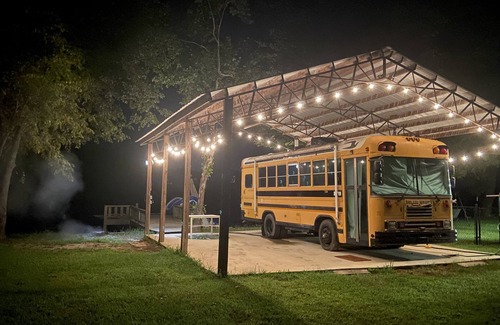 Centre House | 🚌NEW Skoolie on Lake Weiss | LAKE FRONT & Fishing 🎣