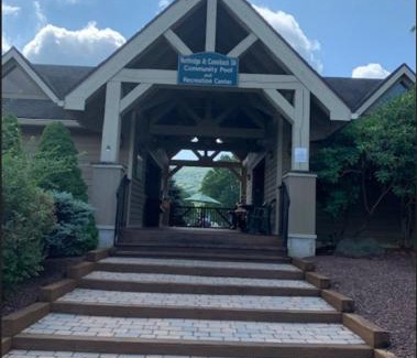 Tannersville House | New ! Slopeside Townhome : WFH, Ski, Dine & Hike