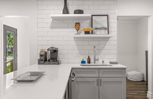 Courier City - Oscawana House | NEW Soho Oasis - Stunning Home In Heart of Soho