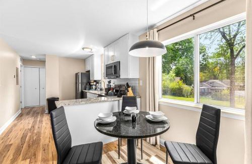 Roseville Apartment | New! Spacious 1BR King Suite - Great Location