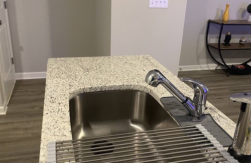 East Point House | New Spacious 3 bedroom 2.5 bath town house near the Airport