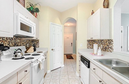 Windsor Palms Condo | NEW! Spacious 3BR Condo Near Disney w/Resort Amenities