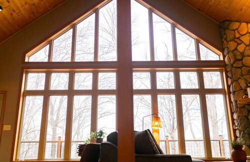 Spooner House | NEW Spacious Lake Chalet+Hot Tub