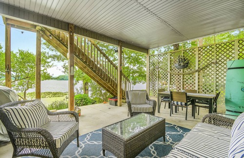 Athens House | NEW Spacious Lakehouse Retreat +private pier