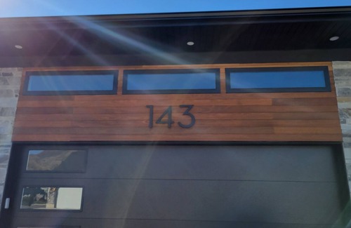 Mapleton Apartment | New, Spacious & Modern Apt close to Universities & Mountains