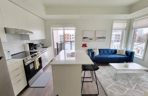 Brookhaven - Amesbury Condo | New Spacious & Quiet 2 Bed Condo with Parking