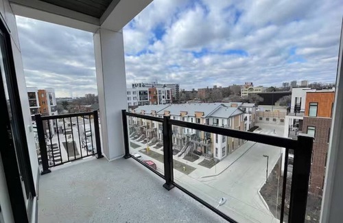 Brookhaven - Amesbury Condo | New Spacious & Quiet 2 Bed Condo with Parking