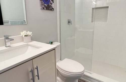 Wicker Park Condo | New|Spacious|Relaxing|Boho|3bedroomcondo