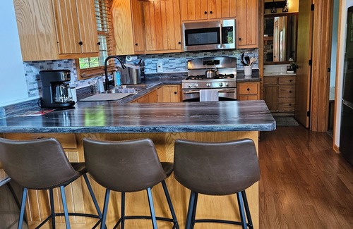 Newcomerstown Cabin | NEW! Springhaven Oasis Cabin