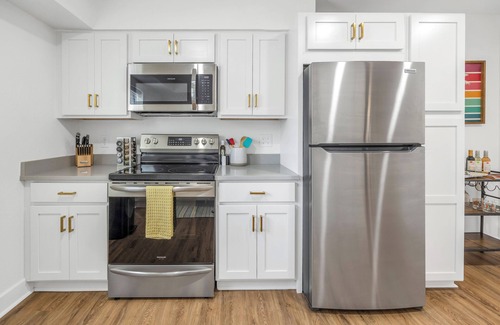 St. Petersburg - Clearwater Apartment | New! St Pete Uptown Funk Near Downtown