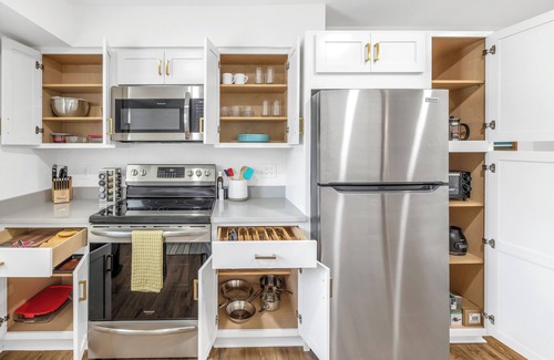 St. Petersburg - Clearwater Apartment | New! St Pete Uptown Funk Near Downtown