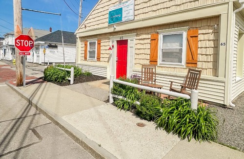 Old Orchard Beach Apartment | NEW! Steps From the Sand & Short Walk to the Pier