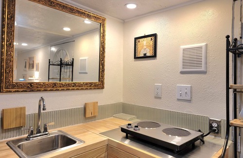 Temple Crest Apartment | New studio in fantastic tampa close to bush garden, USF, Moffitt Hospital!
