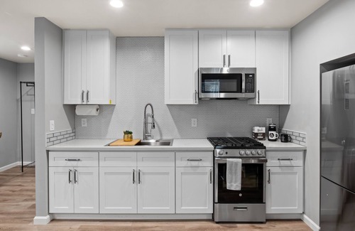 Sacramento Apartment | *New* Studio - Walk to Golden 1 | Old Sac | DOCO