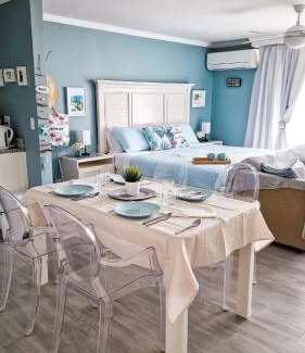 Discovery Bay Apartment | NEW Stunning Beachfront Condo at the Coral Beach