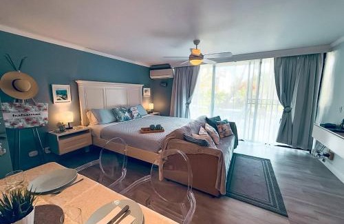 Discovery Bay Apartment | NEW Stunning Beachfront Condo at the Coral Beach
