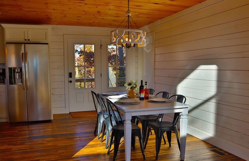 Lindseyville House | "New! Stunning Nolin Lake Luxury Cabin! Hot Tub, Game Room, Fire Pit & More!"