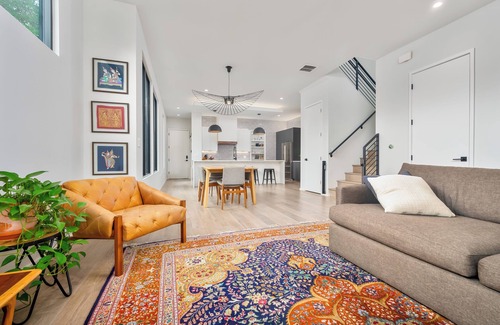 South Manchaca House | New Stylish 3/2 Home Mins to DT I Pool/Hot Tub & Firepit!