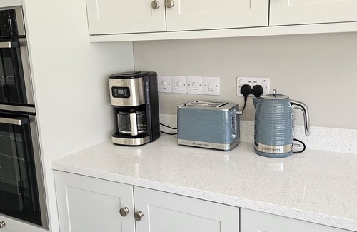 Keeraun House | New stylish 4 bedroom house Galway city - near Salthill and Connemara