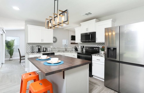 Country View House | New ! Stylish House with Hot Tub & MiniGolf & GameRoom by SixFlags SeaWord UTSA