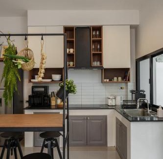 Phra Khanong Nuea House | New Stylish Modern Home 4BR 12pax 200m BTS PhraKhanong